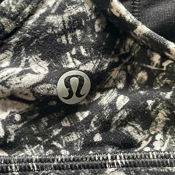 Lululemon Flow Y Bra Nulu *Light
Blossom Overlay Starlight Multi Size 6 - Picture 9 of 11
